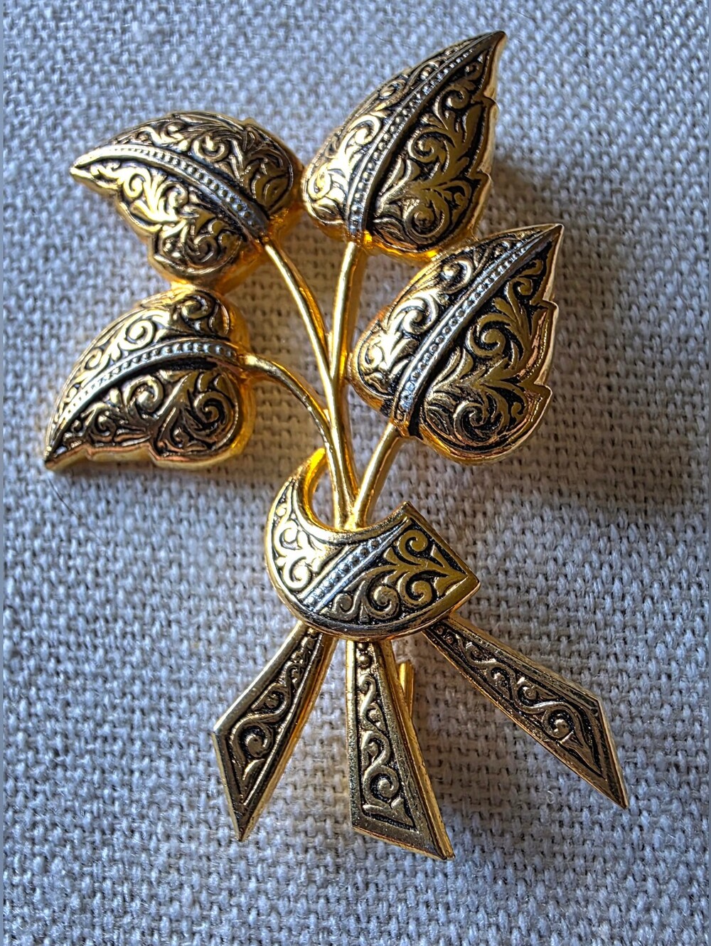 Vintage Arabesque Spain Damascene Leaf Brooch